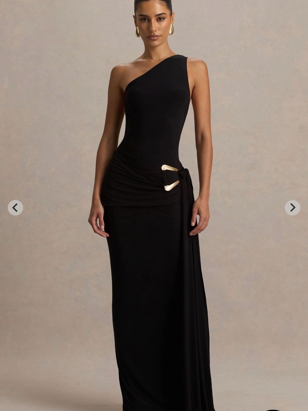 BONNIE
Black Asymmetric-Neck Maxi Dress With Open-Back